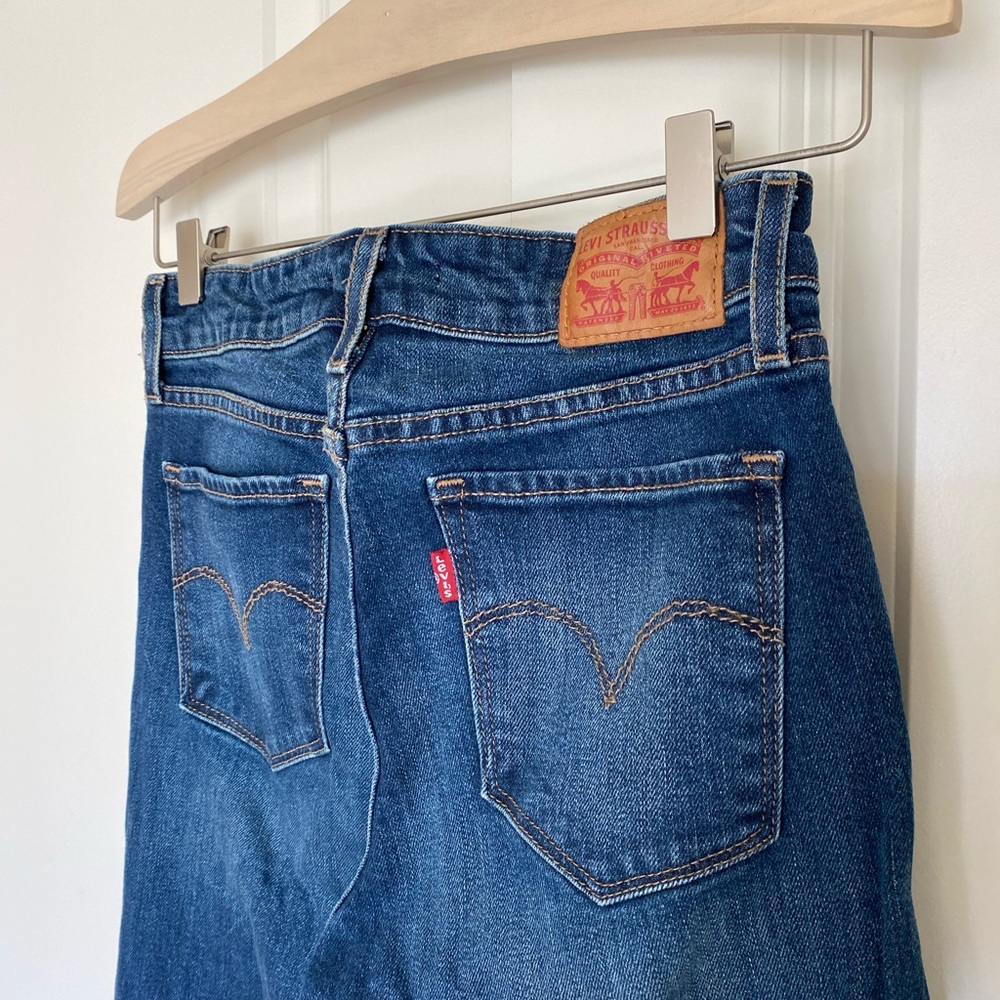 Levi’s 715 Bootcut Darkwash size 27